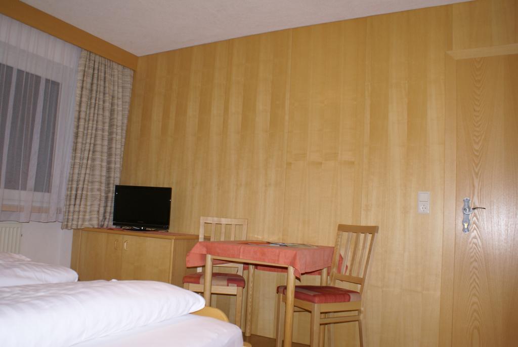Gasthof Hirschen Wenns Room photo